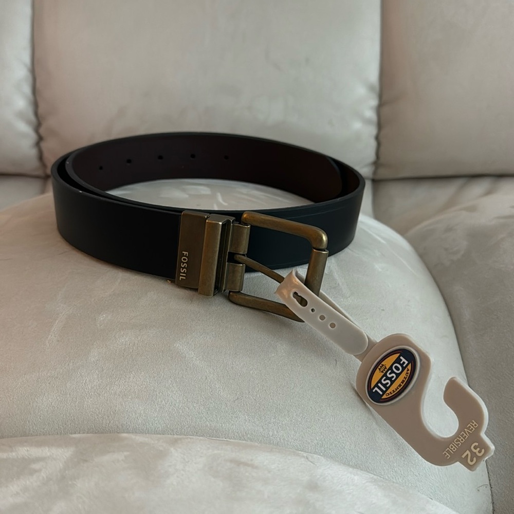 Fossil black/ brown belt size 32 NWT- gold hardware
